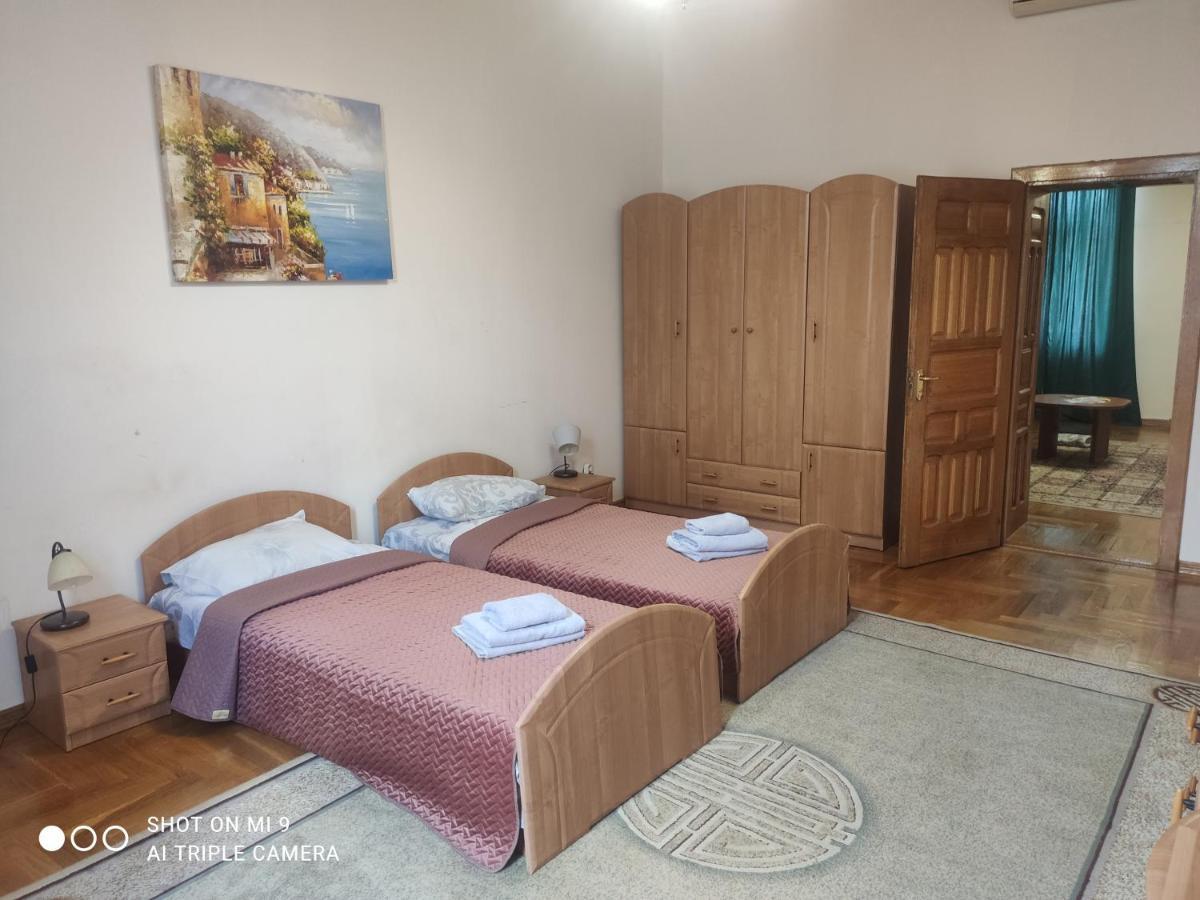 Apartments Domovik ,Kirilla i Mefodiya, 5 Mukatjeve Exteriör bild
