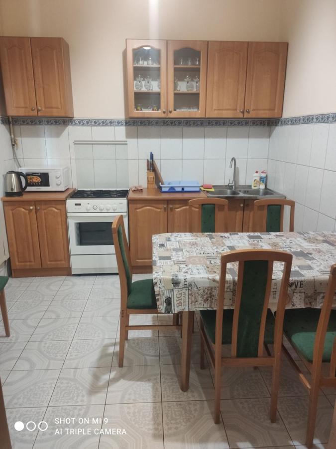 Apartments Domovik ,Kirilla i Mefodiya, 5 Mukatjeve Exteriör bild