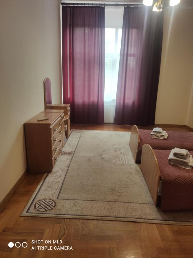 Apartments Domovik ,Kirilla i Mefodiya, 5 Mukatjeve Exteriör bild