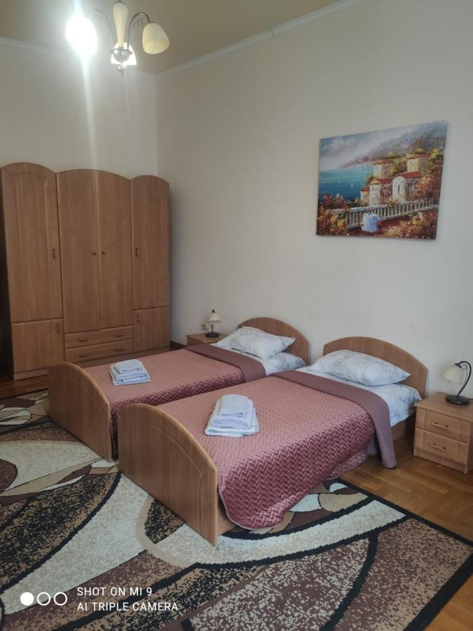 Apartments Domovik ,Kirilla i Mefodiya, 5 Mukatjeve Exteriör bild
