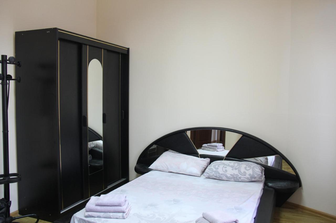 Apartments Domovik ,Kirilla i Mefodiya, 5 Mukatjeve Exteriör bild