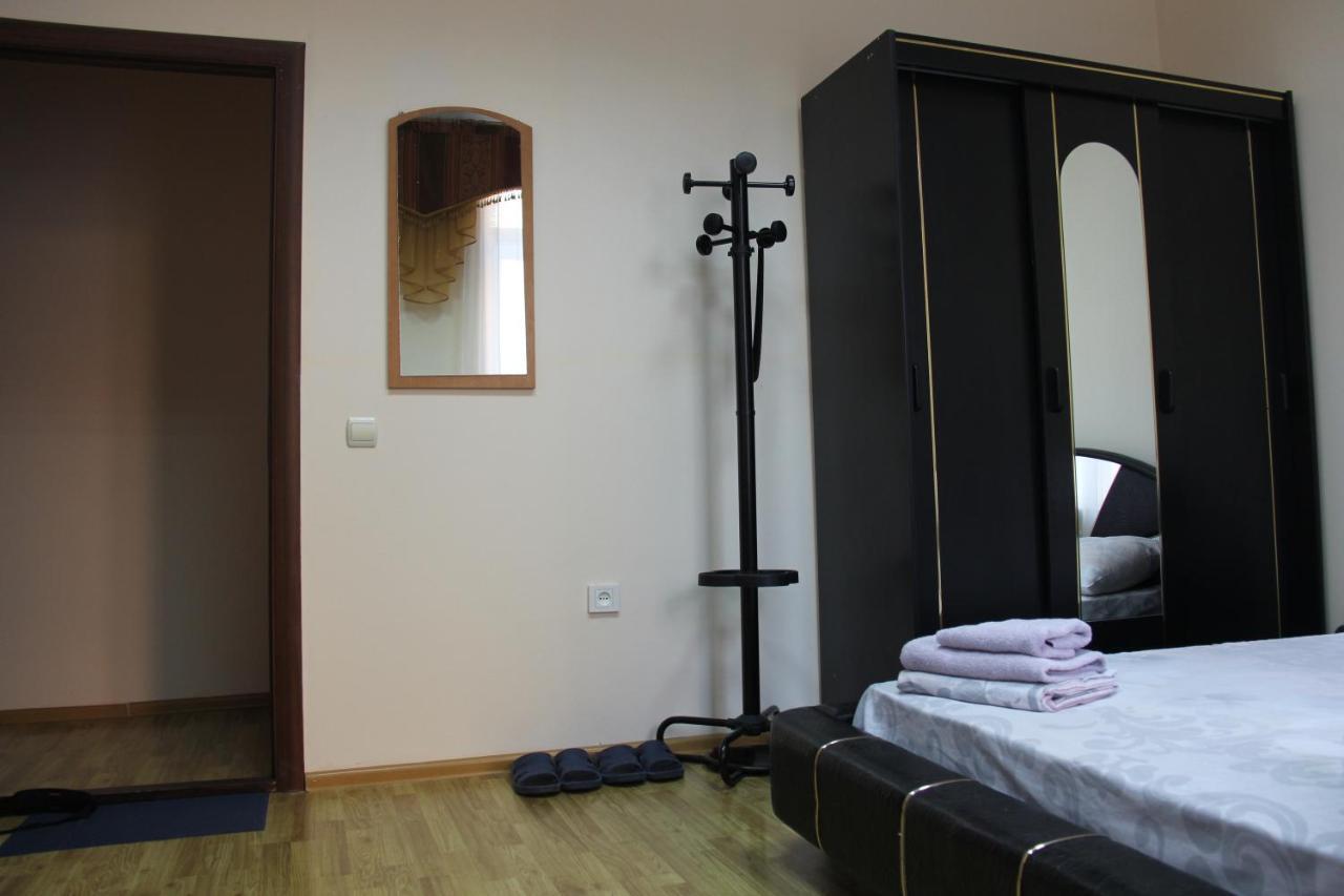 Apartments Domovik ,Kirilla i Mefodiya, 5 Mukatjeve Exteriör bild