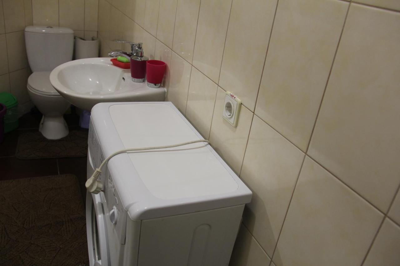 Apartments Domovik ,Kirilla i Mefodiya, 5 Mukatjeve Exteriör bild