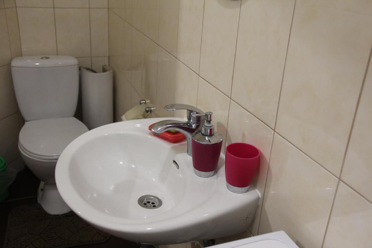 Apartments Domovik ,Kirilla i Mefodiya, 5 Mukatjeve Exteriör bild