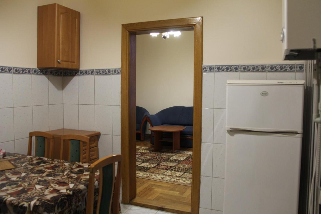 Apartments Domovik ,Kirilla i Mefodiya, 5 Mukatjeve Exteriör bild