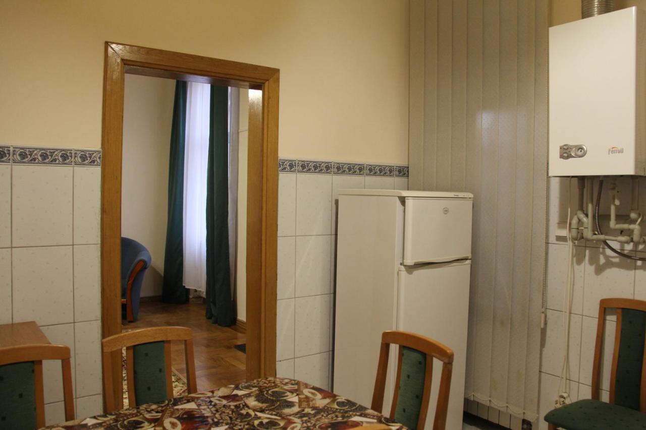 Apartments Domovik ,Kirilla i Mefodiya, 5 Mukatjeve Exteriör bild